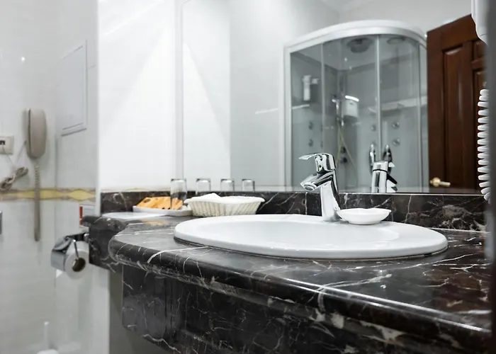 Allureinn Hotel And Spa Чернівці